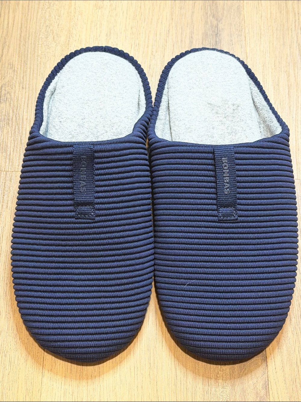 Bombas slippers size 11